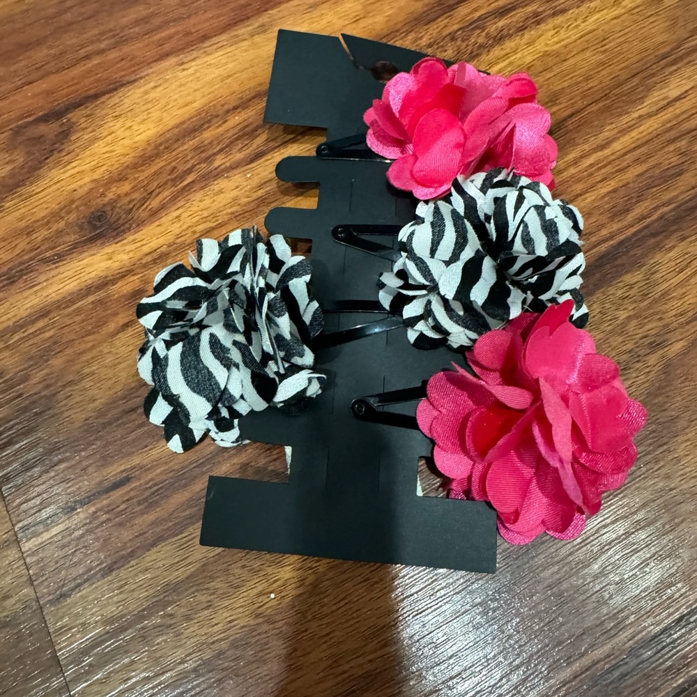 4 mini flower hair clips